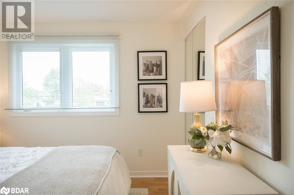 












852 EDISON Court

,
Milton,




Ontario
L9T3W1


