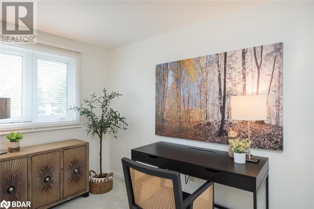 












852 EDISON Court

,
Milton,




Ontario
L9T3W1

