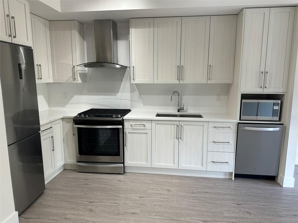 









4380


Lakeshore

Road, PH16,
Kelowna,




BC
V1Y 0B5

