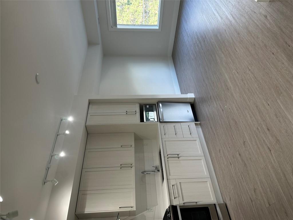 









4380


Lakeshore

Road, PH16,
Kelowna,




BC
V1Y 0B5

