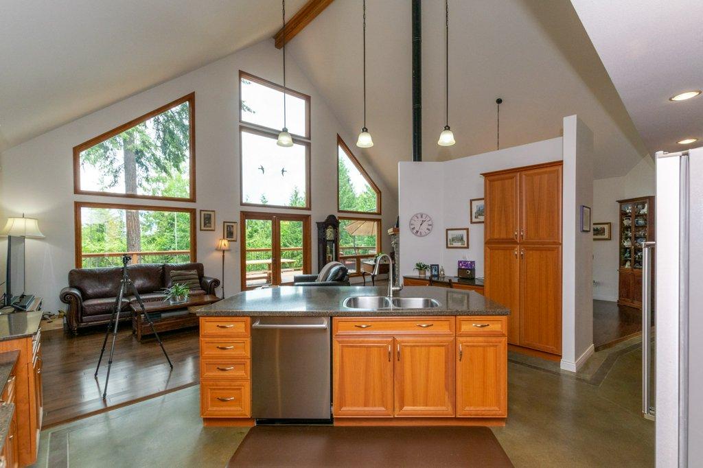 









2611


Duncan

Road,
Blind Bay,




BC
V0E 1H1

