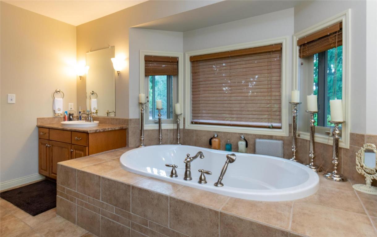 









2611


Duncan

Road,
Blind Bay,




BC
V0E 1H1

