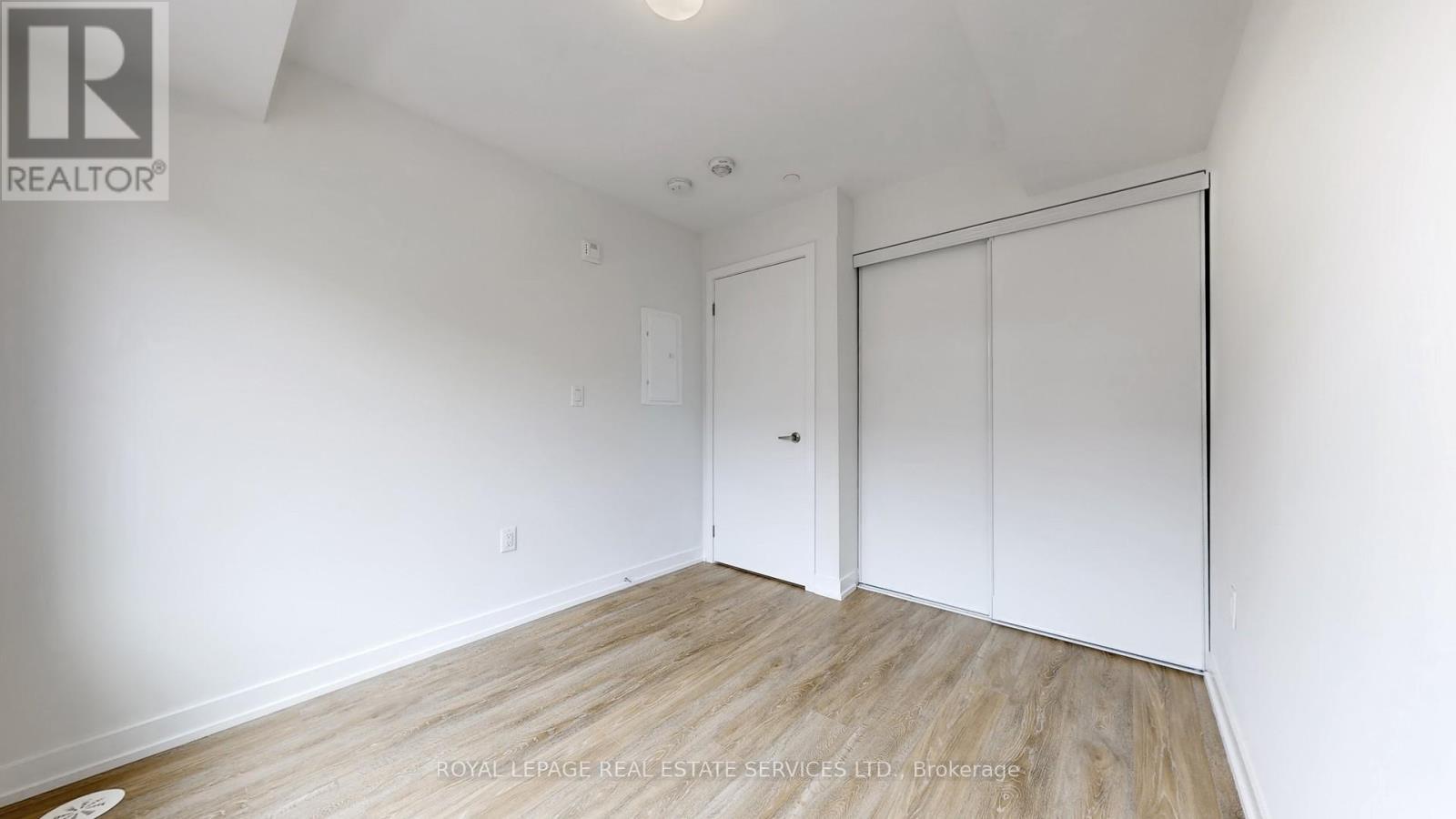 












35 - 3546 COLONIAL DRIVE

,
Mississauga,




Ontario
L5L0C1

