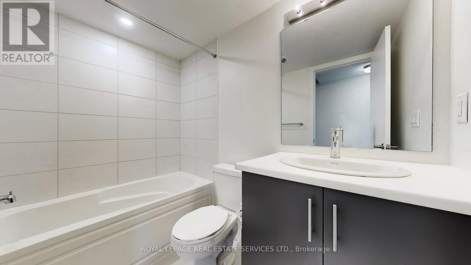 












35 - 3546 COLONIAL DRIVE

,
Mississauga,




Ontario
L5L0C1


