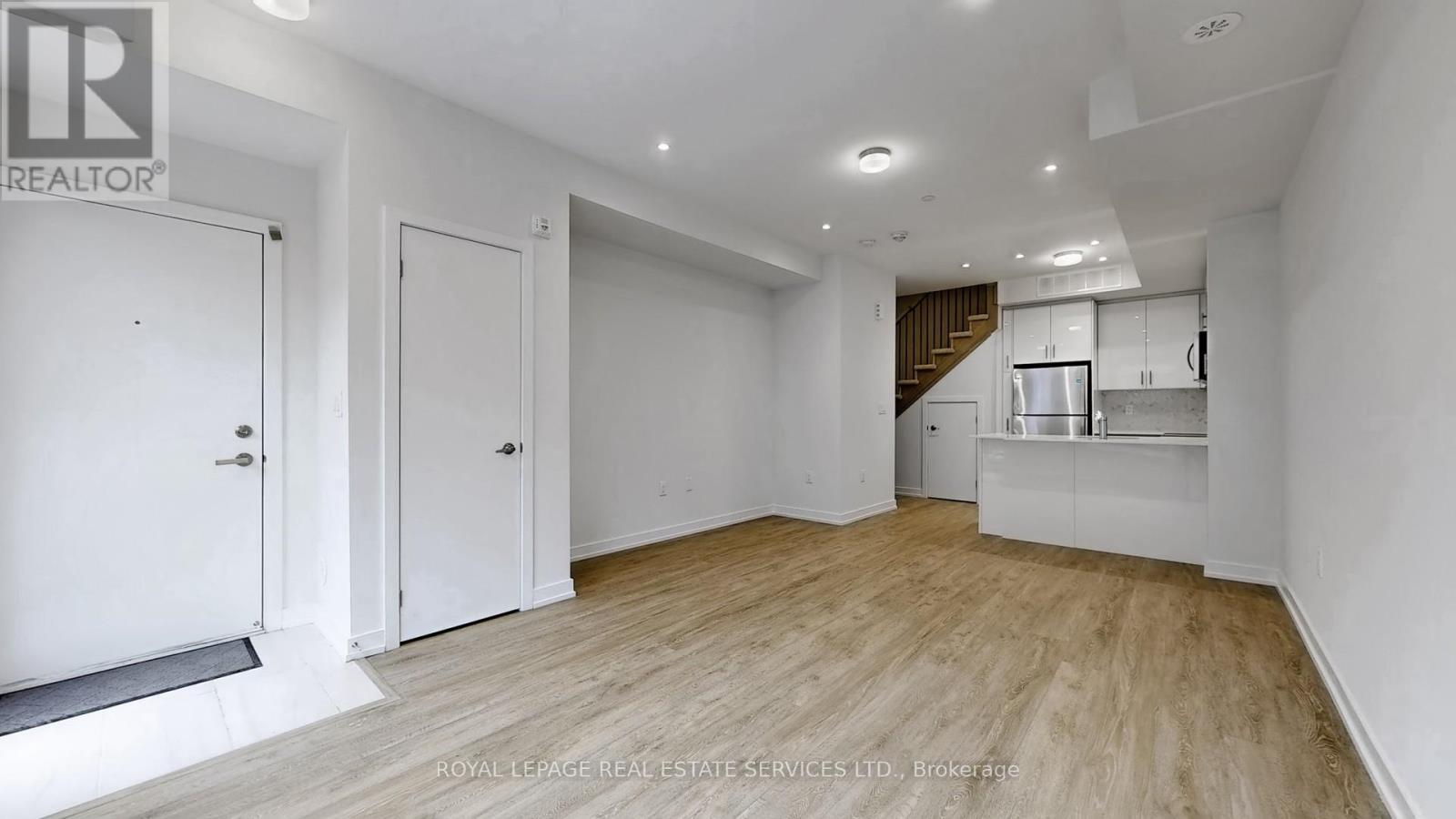 












35 - 3546 COLONIAL DRIVE

,
Mississauga,




Ontario
L5L0C1

