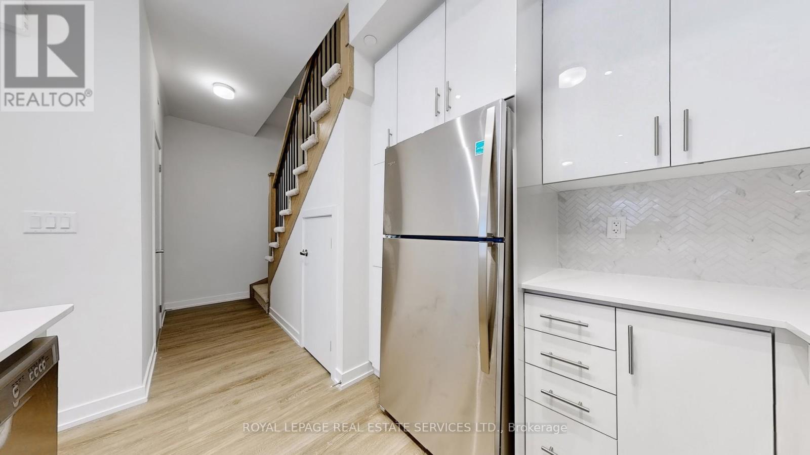 












35 - 3546 COLONIAL DRIVE

,
Mississauga,




Ontario
L5L0C1

