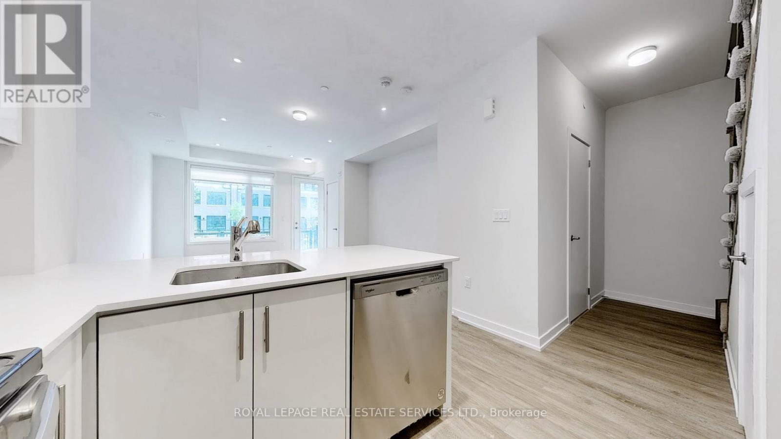 












35 - 3546 COLONIAL DRIVE

,
Mississauga,




Ontario
L5L0C1


