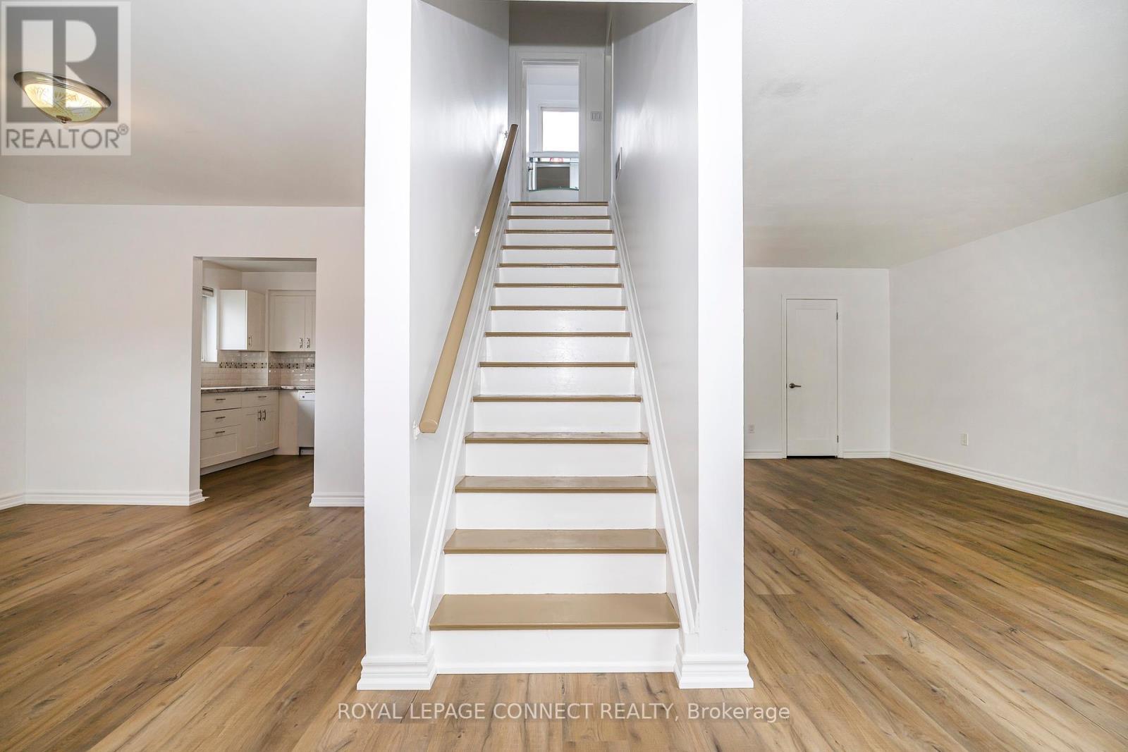 












35 - 925 BAYLY STREET

,
Pickering,




Ontario
L1W1L4

