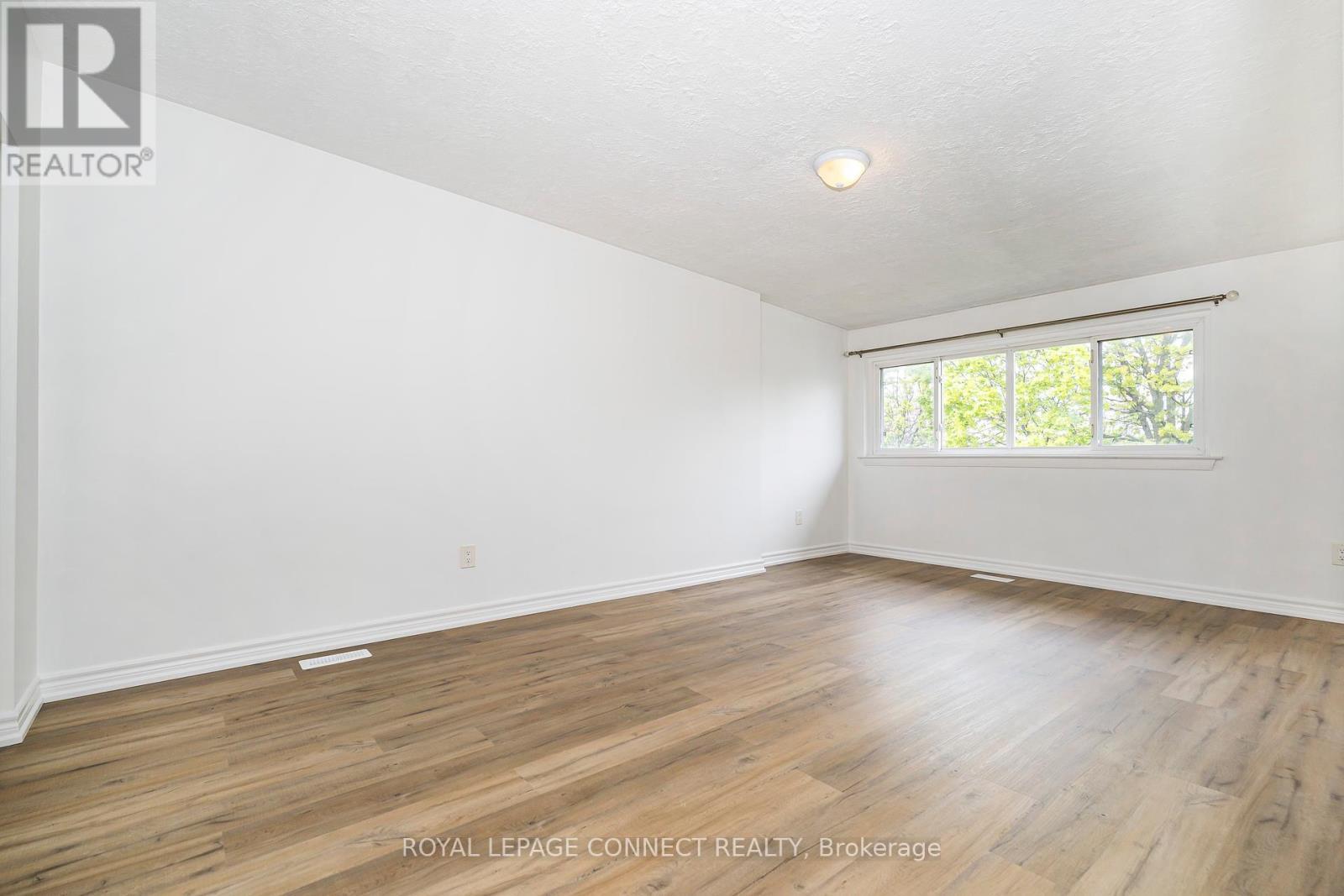 












35 - 925 BAYLY STREET

,
Pickering,




Ontario
L1W1L4

