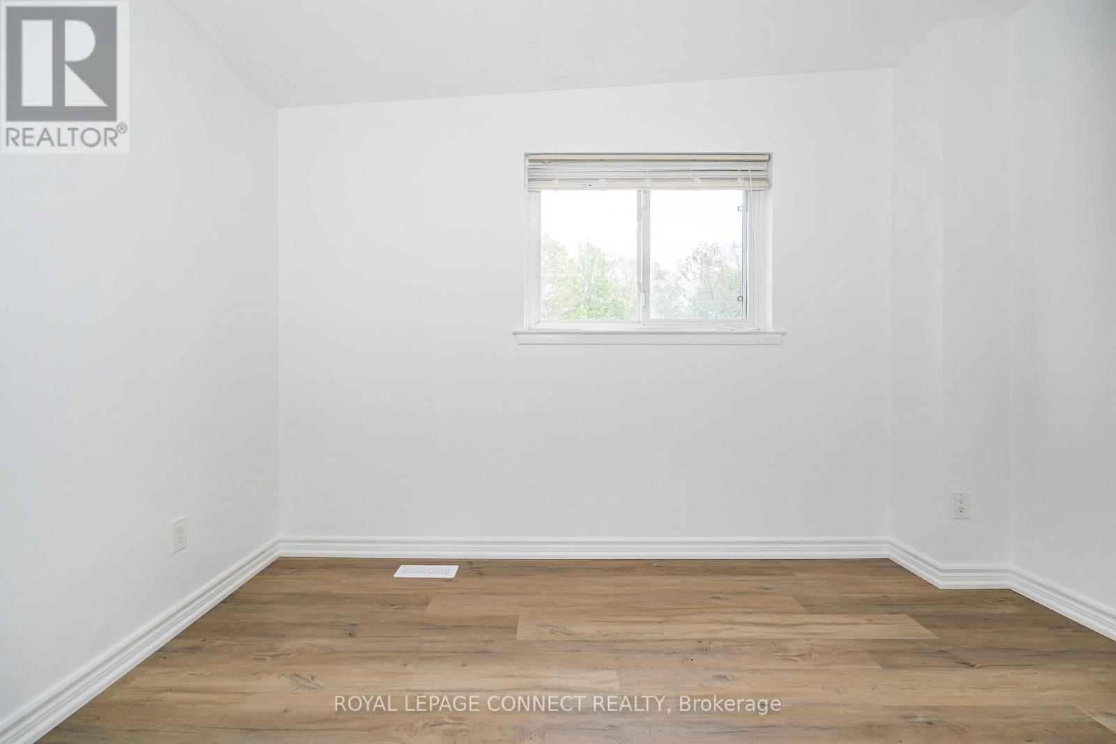 












35 - 925 BAYLY STREET

,
Pickering,




Ontario
L1W1L4

