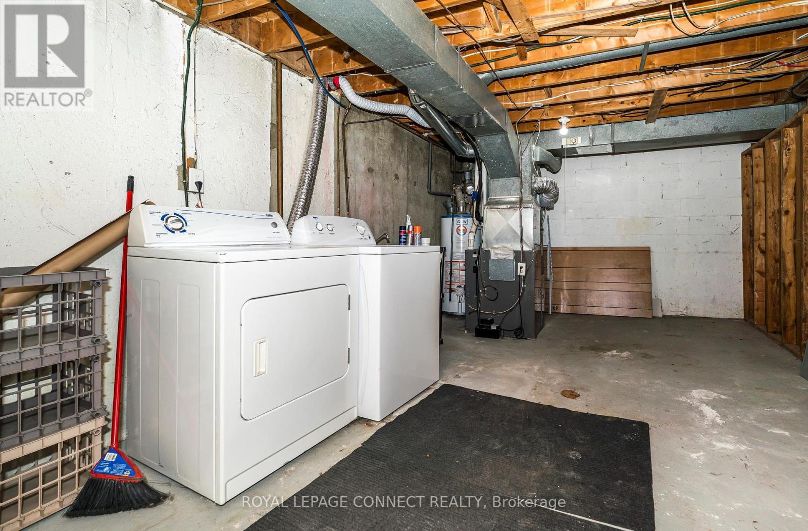 












35 - 925 BAYLY STREET

,
Pickering,




Ontario
L1W1L4

