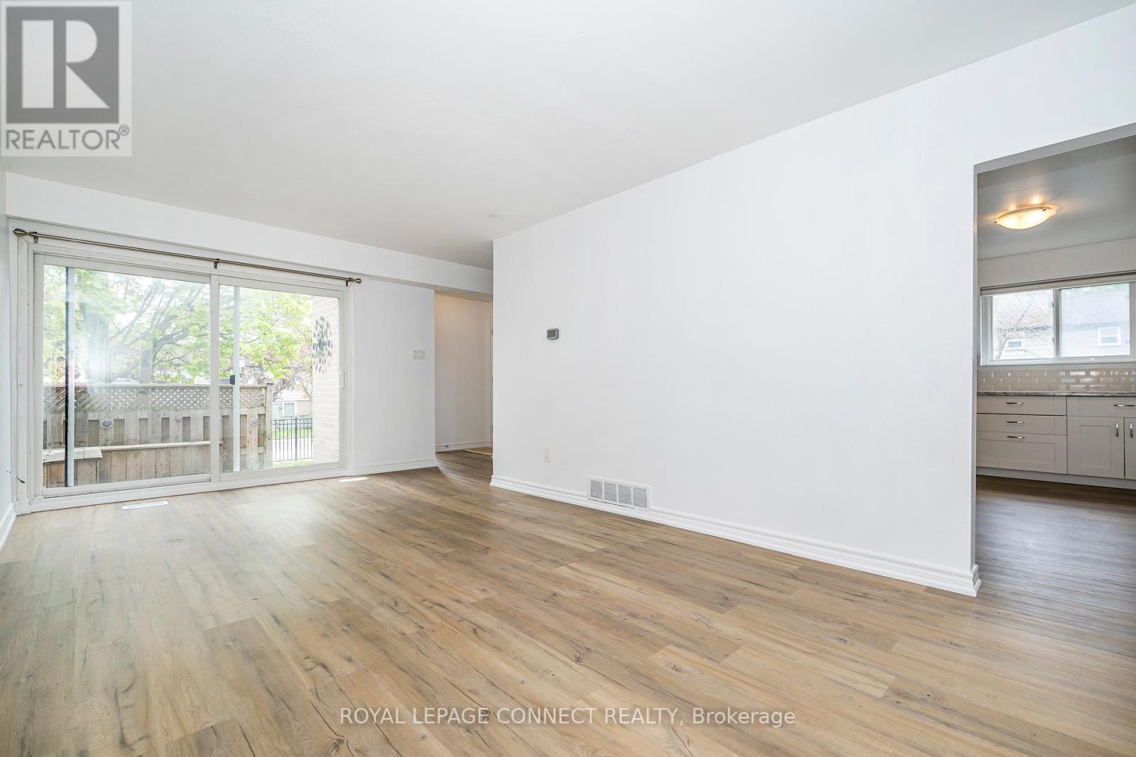 












35 - 925 BAYLY STREET

,
Pickering,




Ontario
L1W1L4

