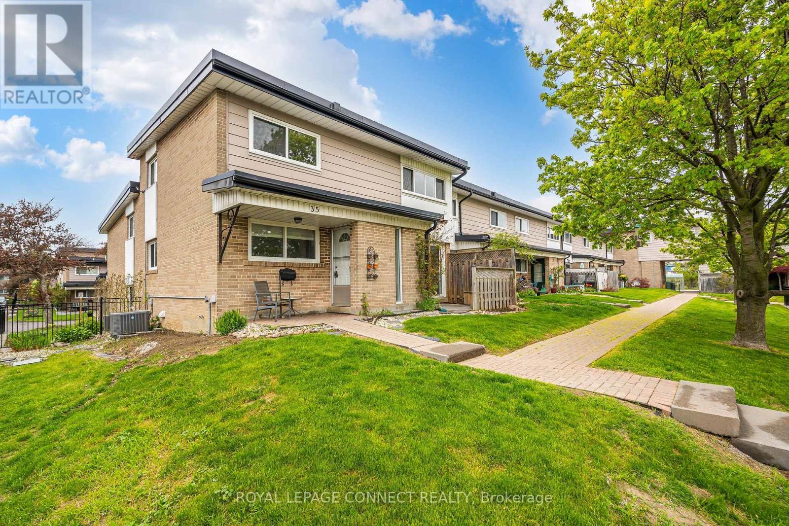 












35 - 925 BAYLY STREET

,
Pickering,




Ontario
L1W1L4

