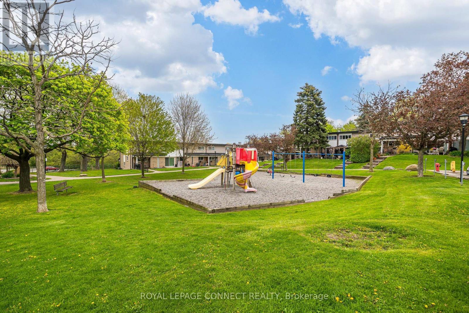 












35 - 925 BAYLY STREET

,
Pickering,




Ontario
L1W1L4

