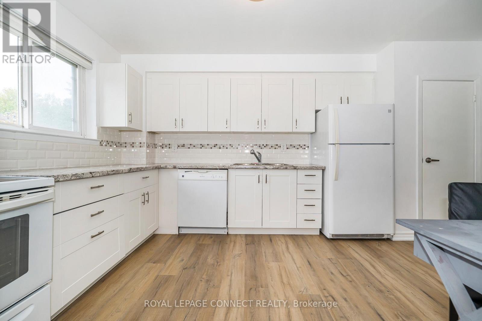 












35 - 925 BAYLY STREET

,
Pickering,




Ontario
L1W1L4


