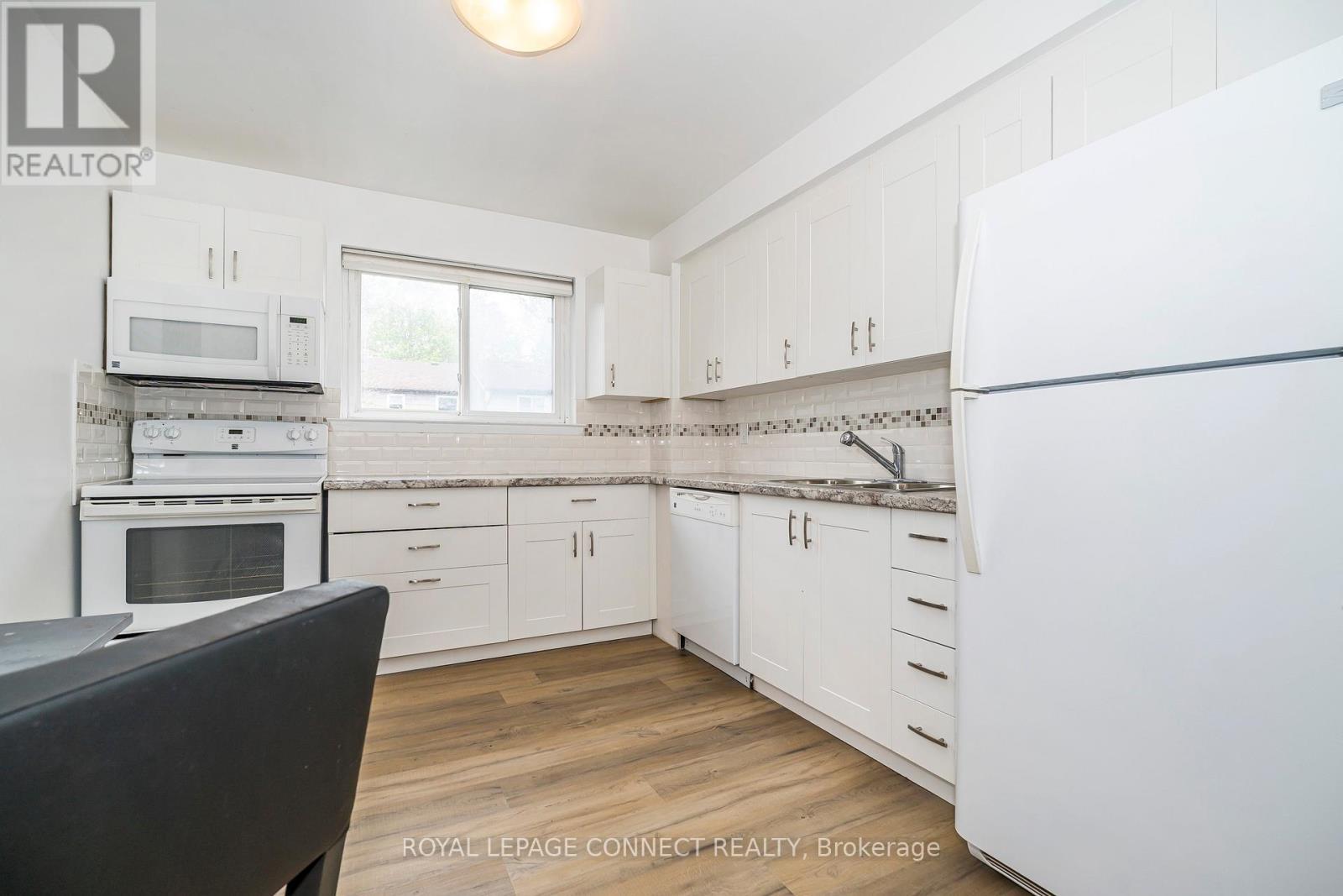 












35 - 925 BAYLY STREET

,
Pickering,




Ontario
L1W1L4

