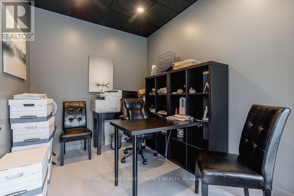 












1370 KILLARNEY BEACH ROAD

,
Innisfil,




Ontario
L0L1W0

