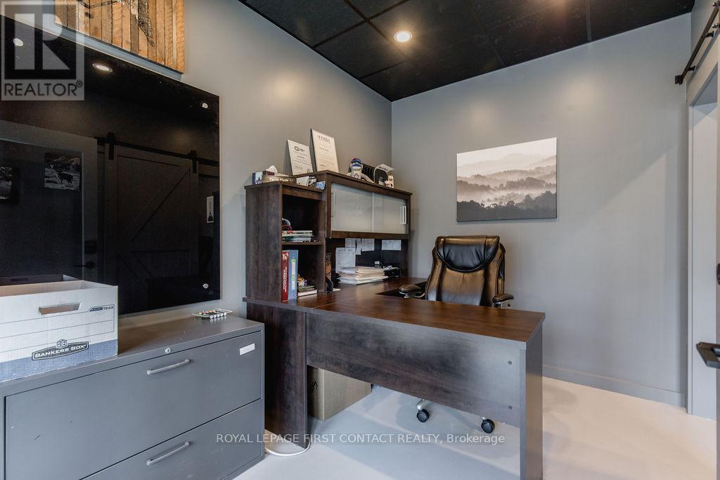 












1370 KILLARNEY BEACH ROAD

,
Innisfil,




Ontario
L0L1W0

