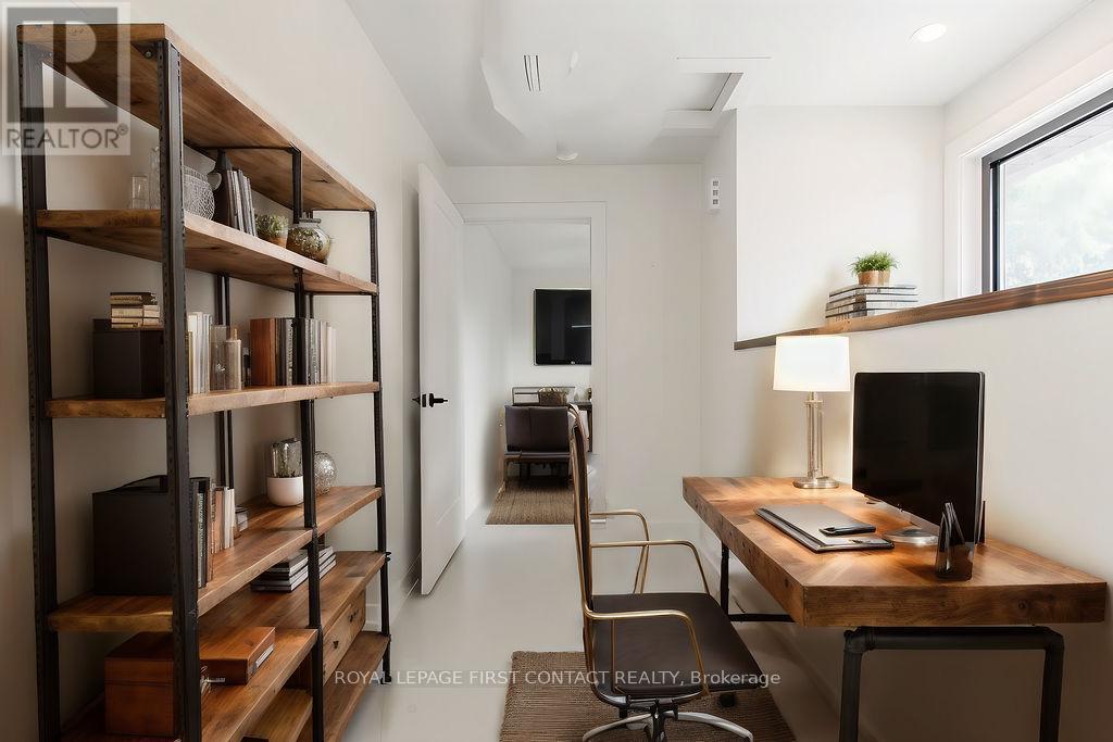 












1370 KILLARNEY BEACH ROAD

,
Innisfil,




Ontario
L0L1W0

