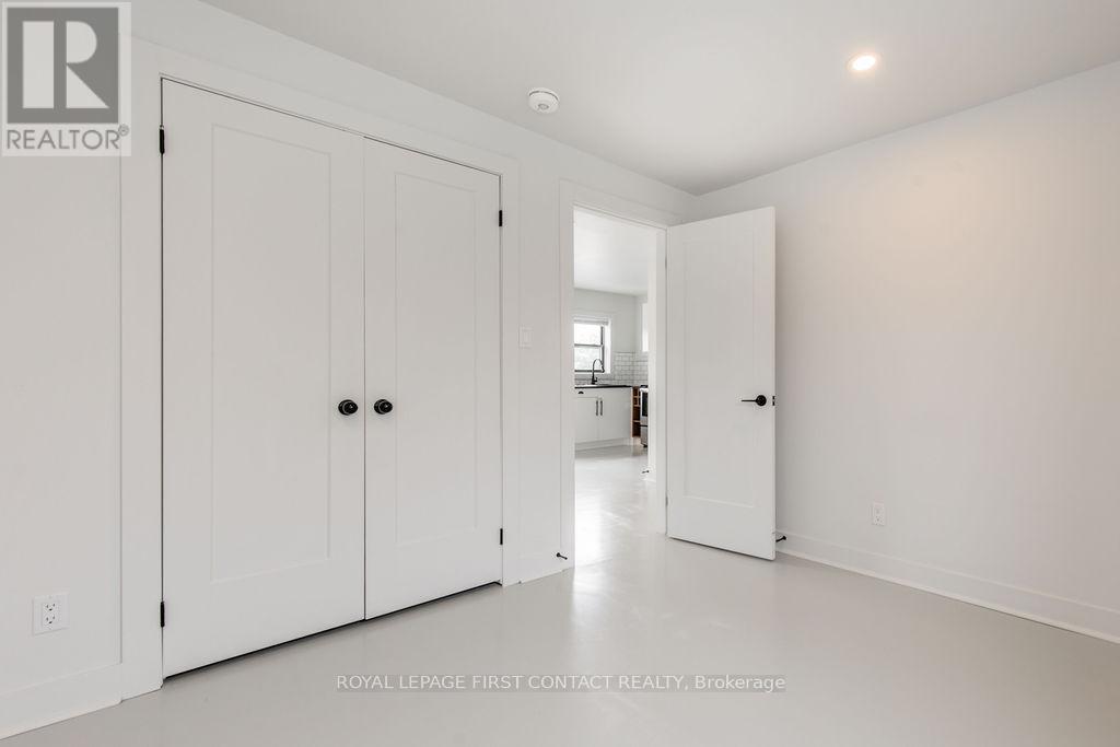 












1370 KILLARNEY BEACH ROAD

,
Innisfil,




Ontario
L0L1W0

