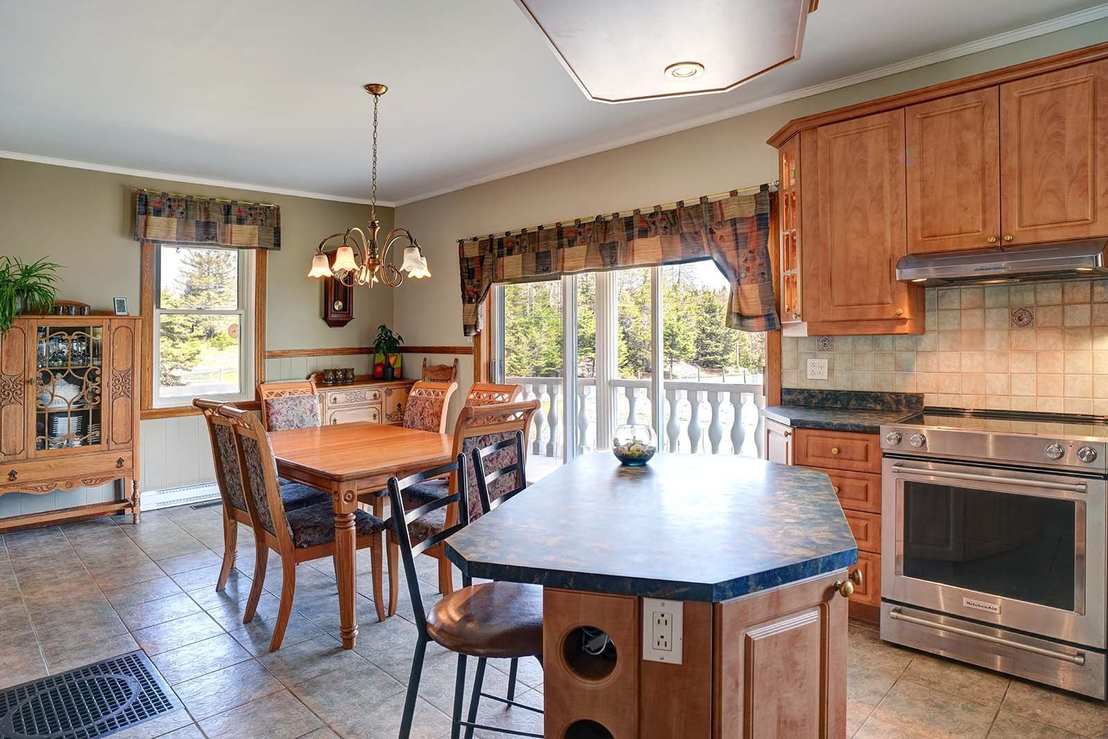 









8829


Route 117 S.

,
Rivière-Rouge,




QC
J0T1T0

