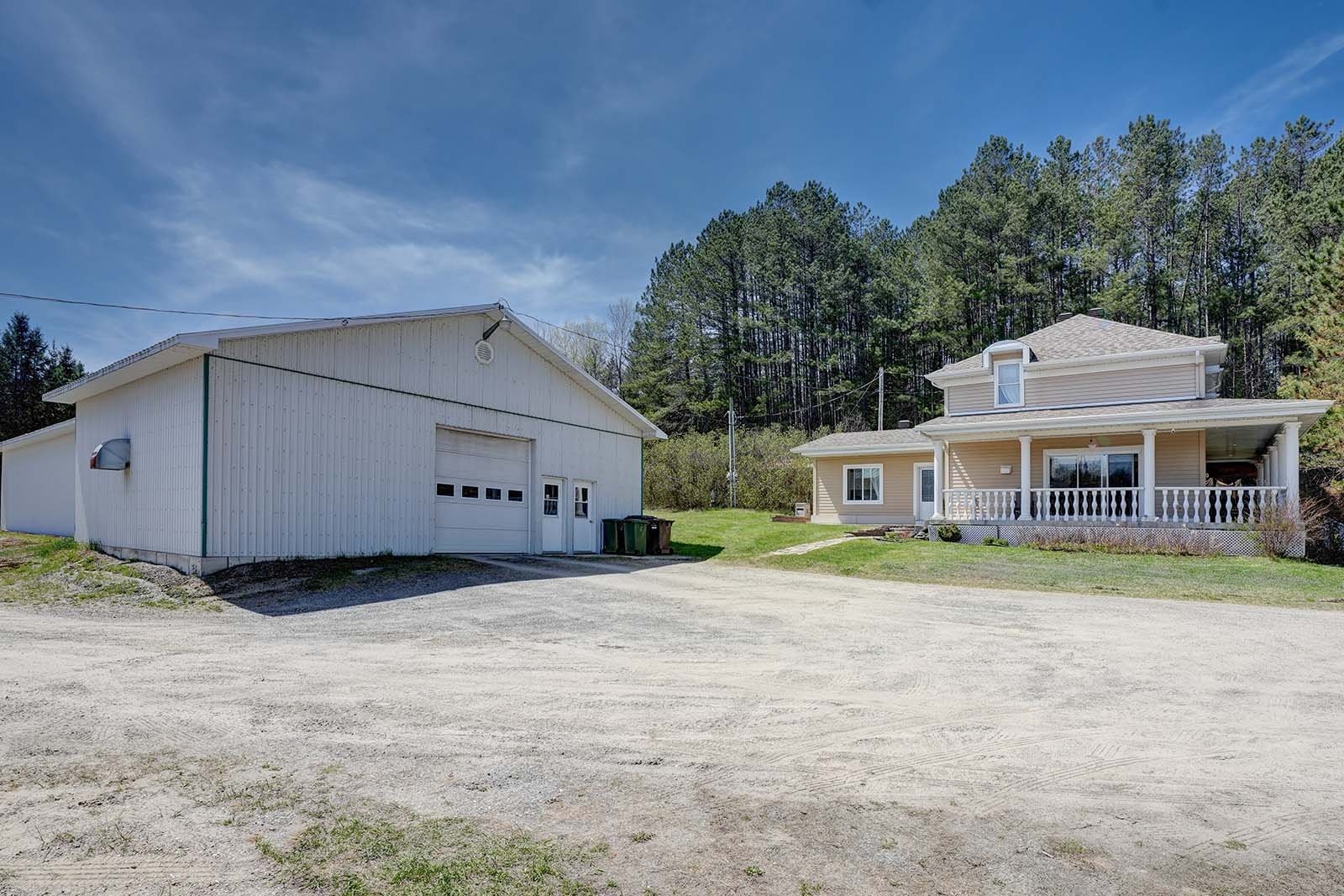 









8829


Route 117 S.

,
Rivière-Rouge,




QC
J0T1T0

