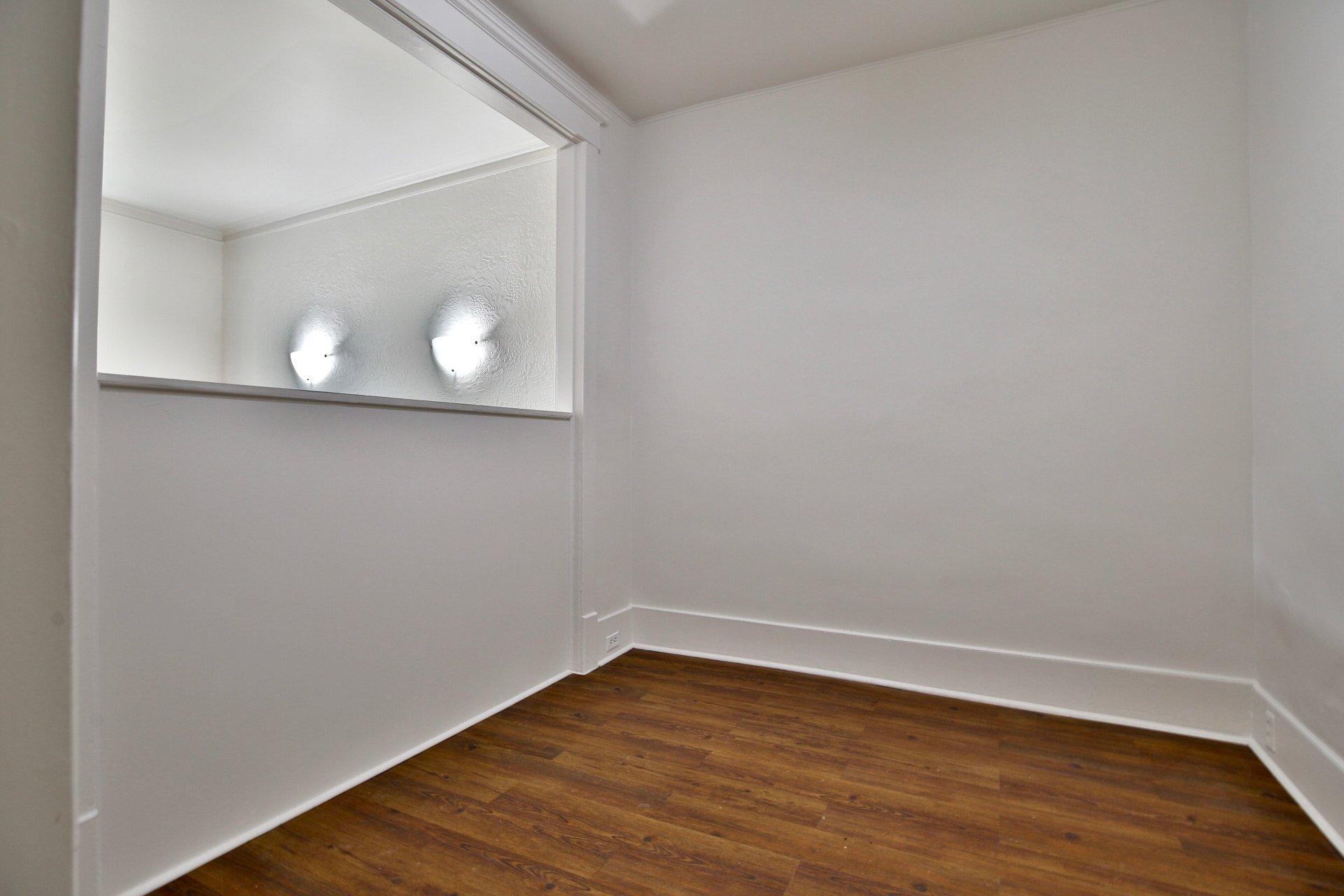 









5493

 - 5497


9e Avenue

,
Montréal (Rosemont/La Petite-Patrie),




QC
H1Y2J2

