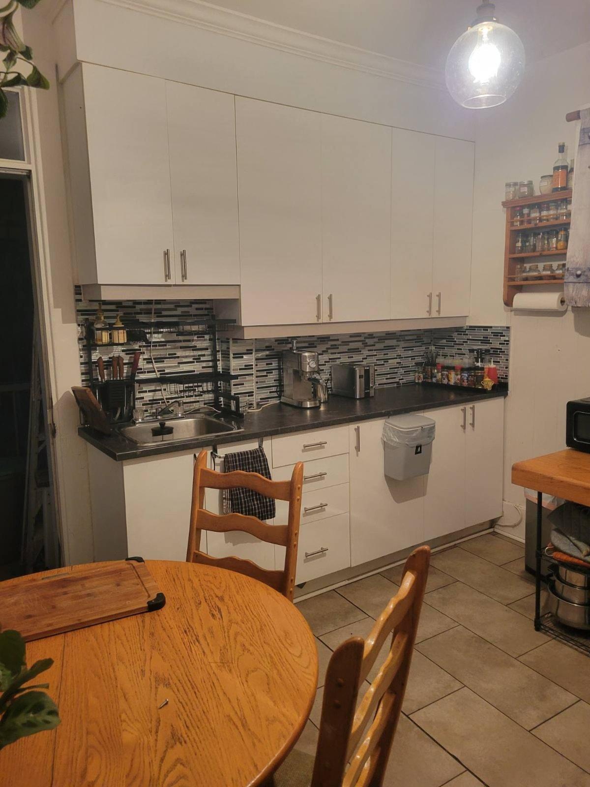 









5493

 - 5497


9e Avenue

,
Montréal (Rosemont/La Petite-Patrie),




QC
H1Y2J2

