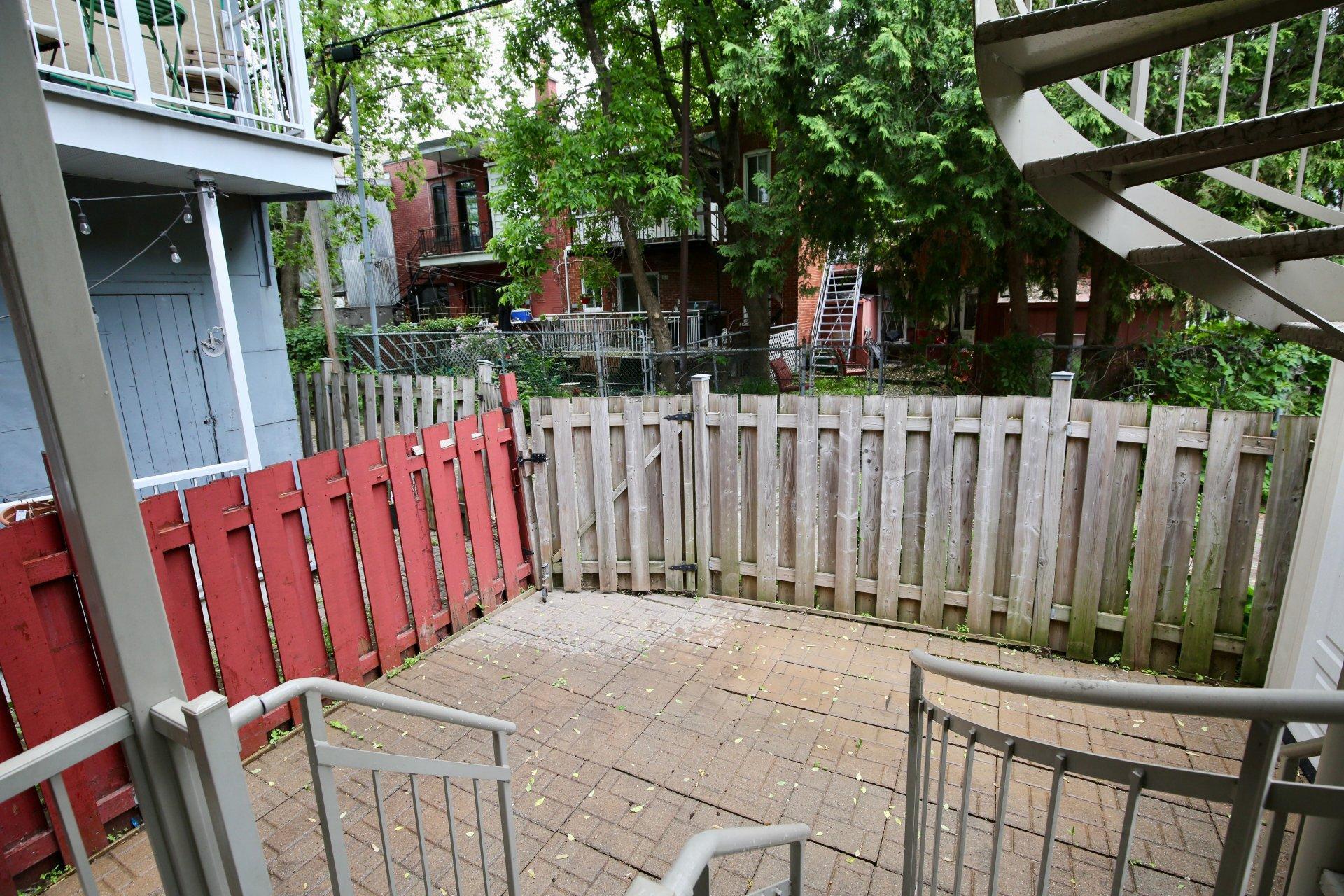 









5493

 - 5497


9e Avenue

,
Montréal (Rosemont/La Petite-Patrie),




QC
H1Y2J2

