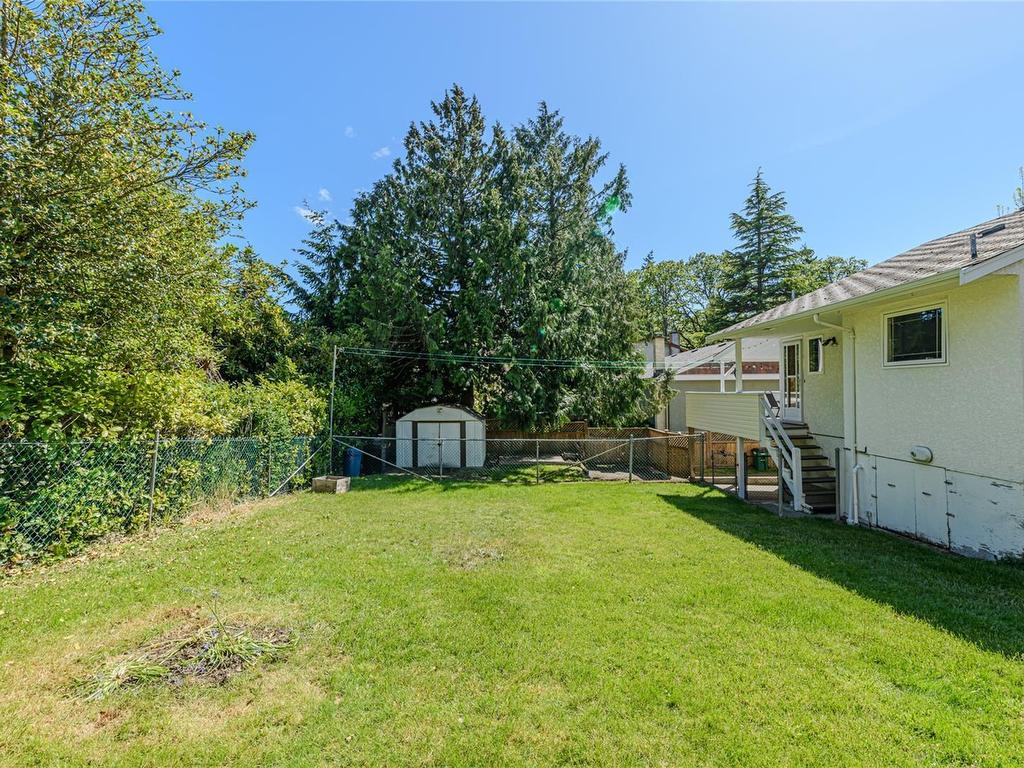 









3715


Blenkinsop

Rd,
Saanich,




BC
V8P 3P2

