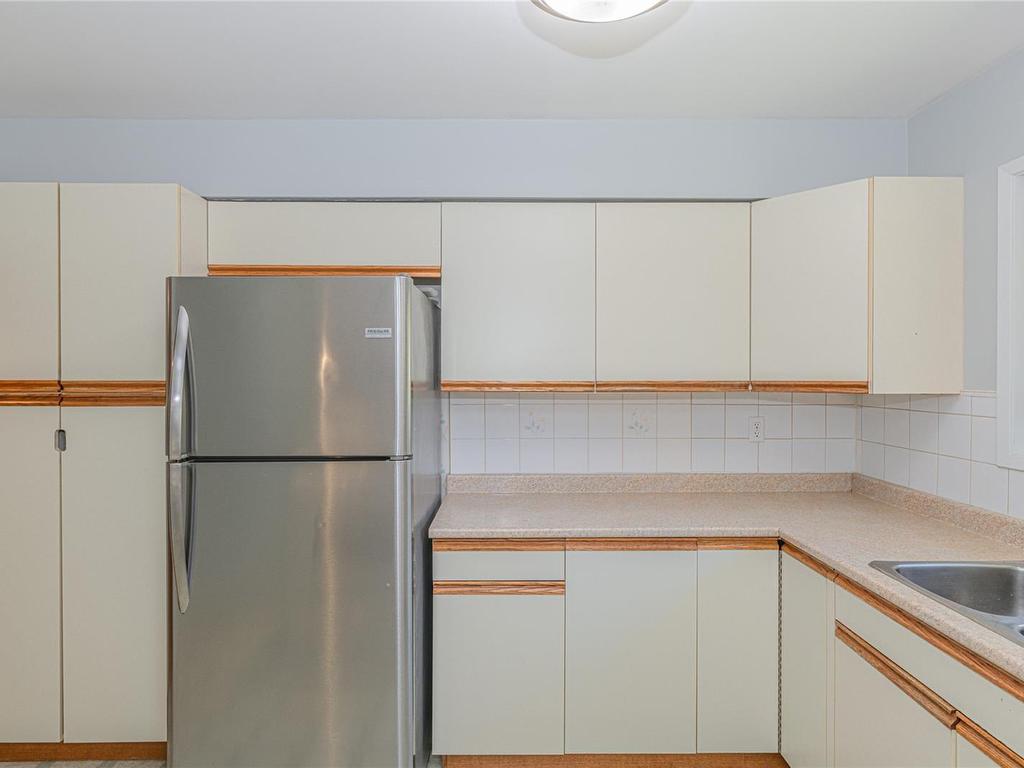 









3715


Blenkinsop

Rd,
Saanich,




BC
V8P 3P2

