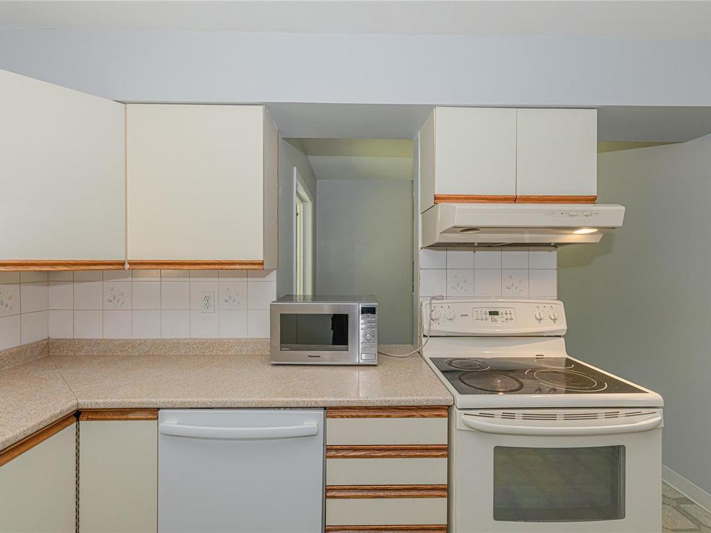 









3715


Blenkinsop

Rd,
Saanich,




BC
V8P 3P2

