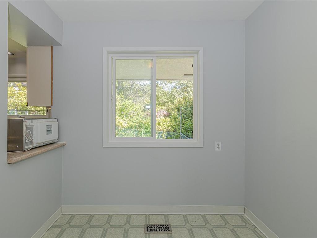 









3715


Blenkinsop

Rd,
Saanich,




BC
V8P 3P2


