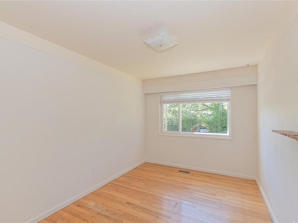 









3715


Blenkinsop

Rd,
Saanich,




BC
V8P 3P2

