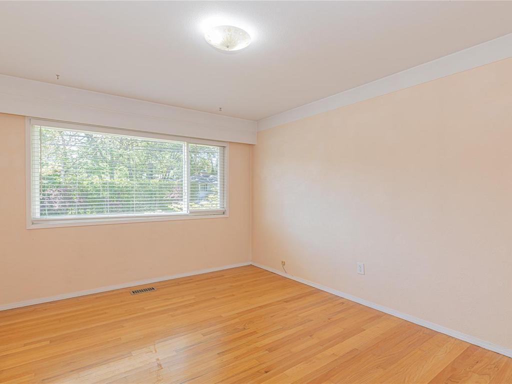 









3715


Blenkinsop

Rd,
Saanich,




BC
V8P 3P2

