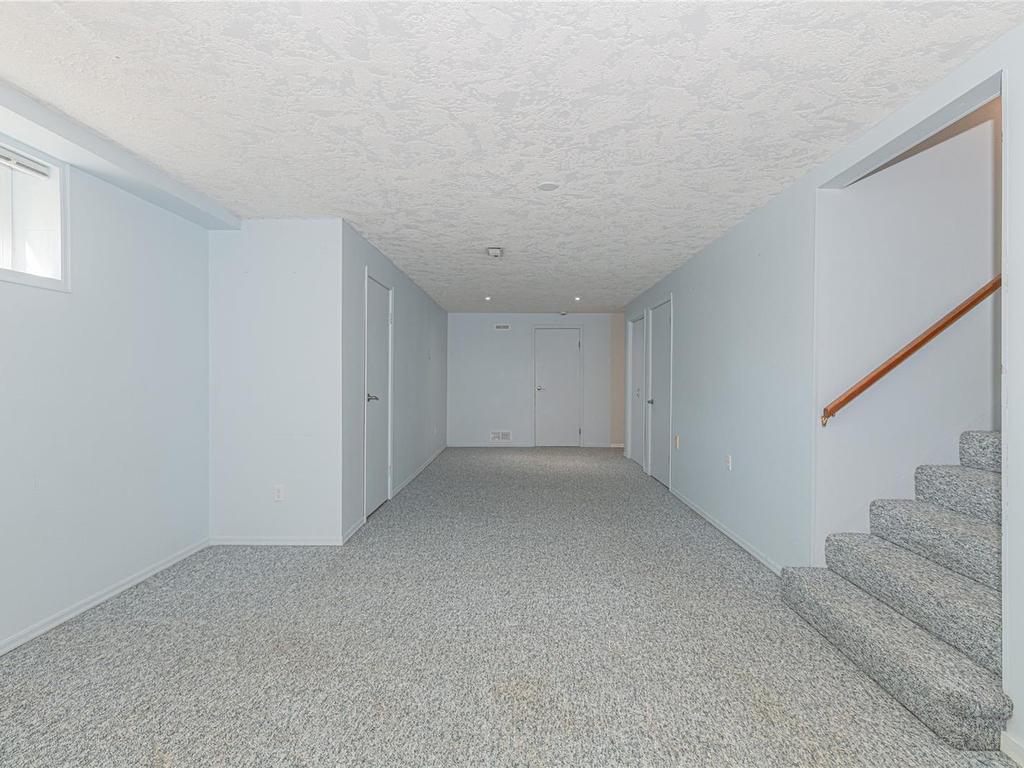 









3715


Blenkinsop

Rd,
Saanich,




BC
V8P 3P2

