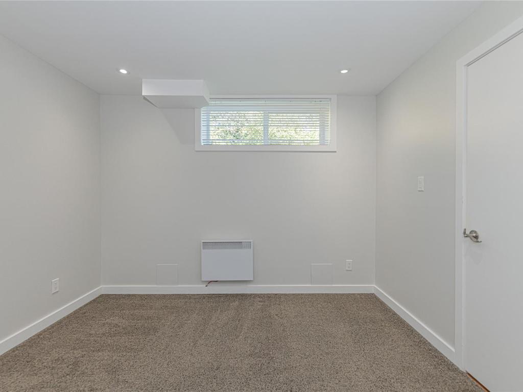 









3715


Blenkinsop

Rd,
Saanich,




BC
V8P 3P2

