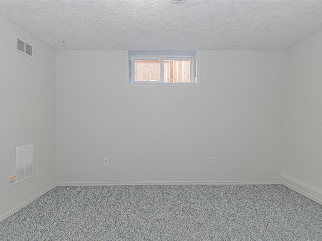 









3715


Blenkinsop

Rd,
Saanich,




BC
V8P 3P2

