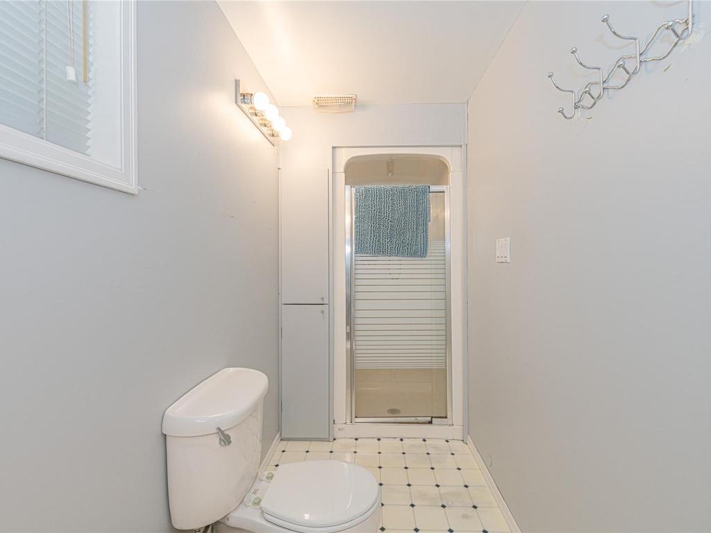 









3715


Blenkinsop

Rd,
Saanich,




BC
V8P 3P2


