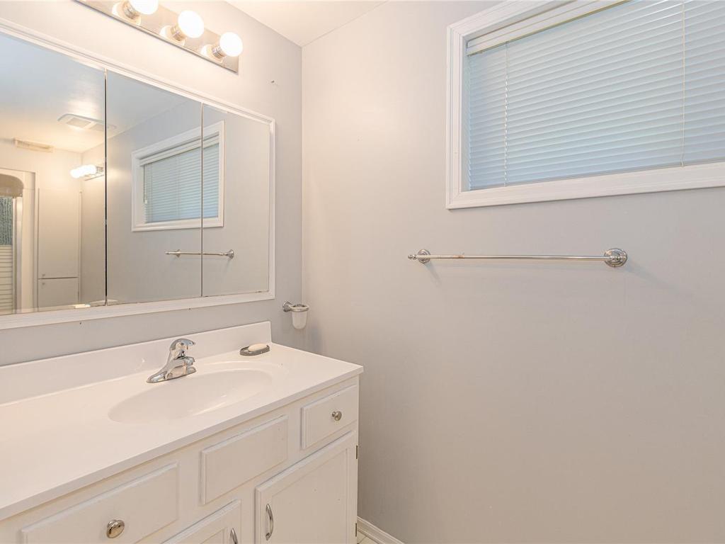 









3715


Blenkinsop

Rd,
Saanich,




BC
V8P 3P2


