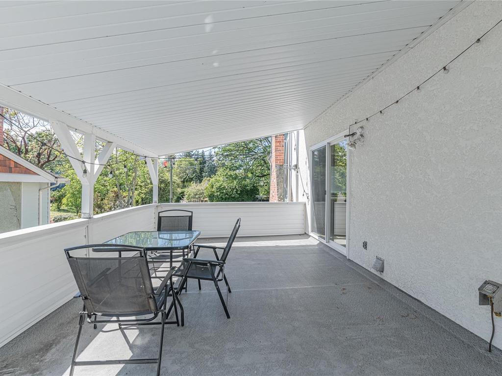 









3715


Blenkinsop

Rd,
Saanich,




BC
V8P 3P2

