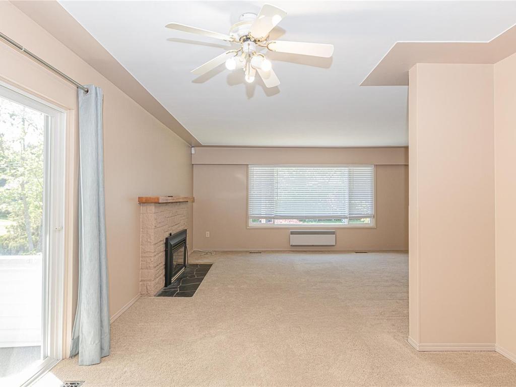 









3715


Blenkinsop

Rd,
Saanich,




BC
V8P 3P2

