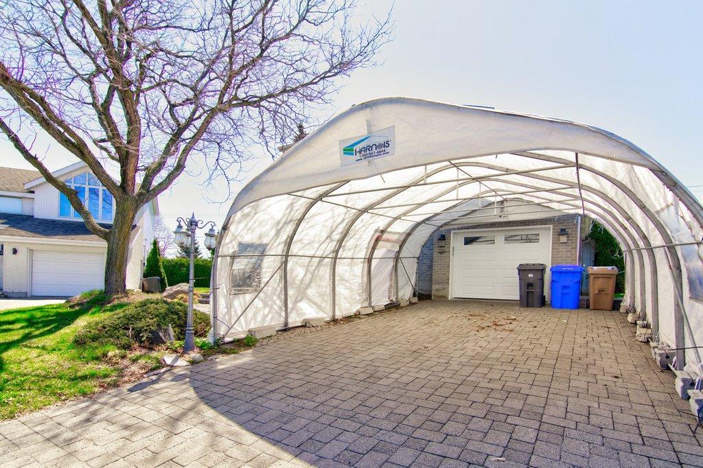 









328


Rue Marie-Curie

,
Sainte-Julie,




QC
J3E1A1

