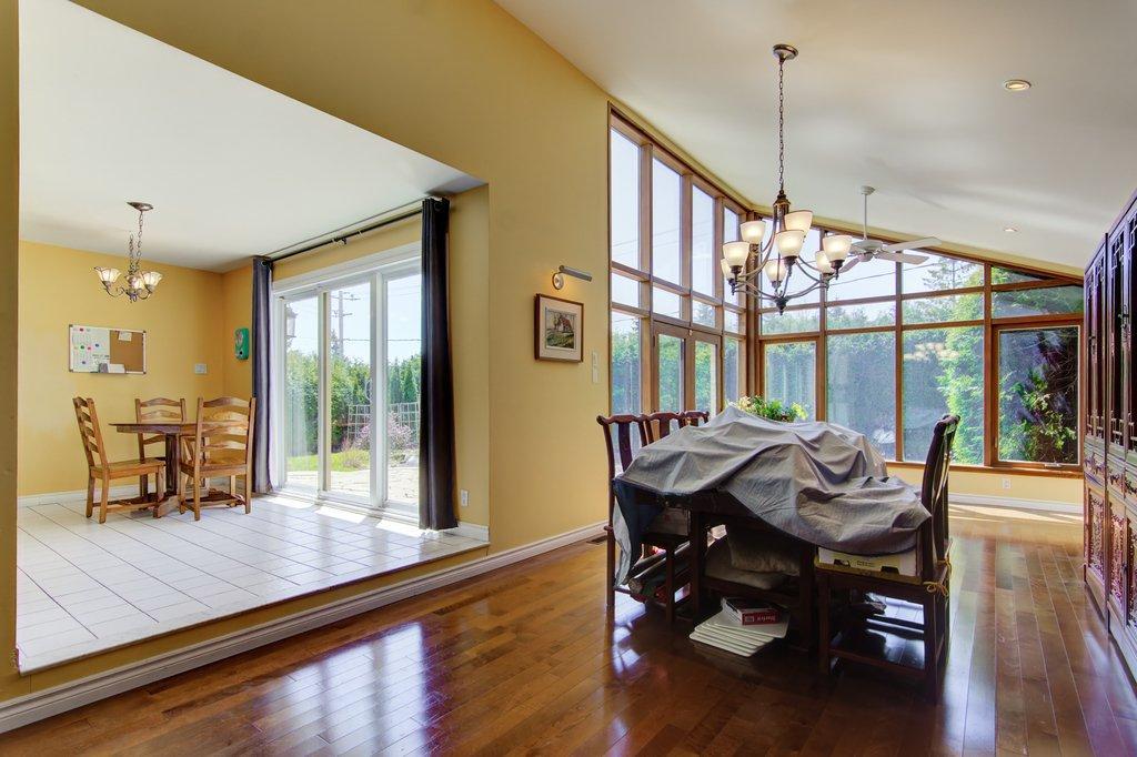 









328


Rue Marie-Curie

,
Sainte-Julie,




QC
J3E1A1


