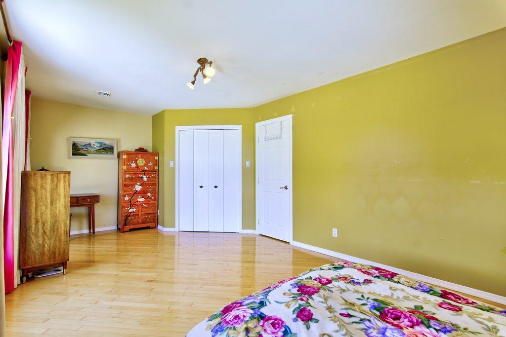









328


Rue Marie-Curie

,
Sainte-Julie,




QC
J3E1A1

