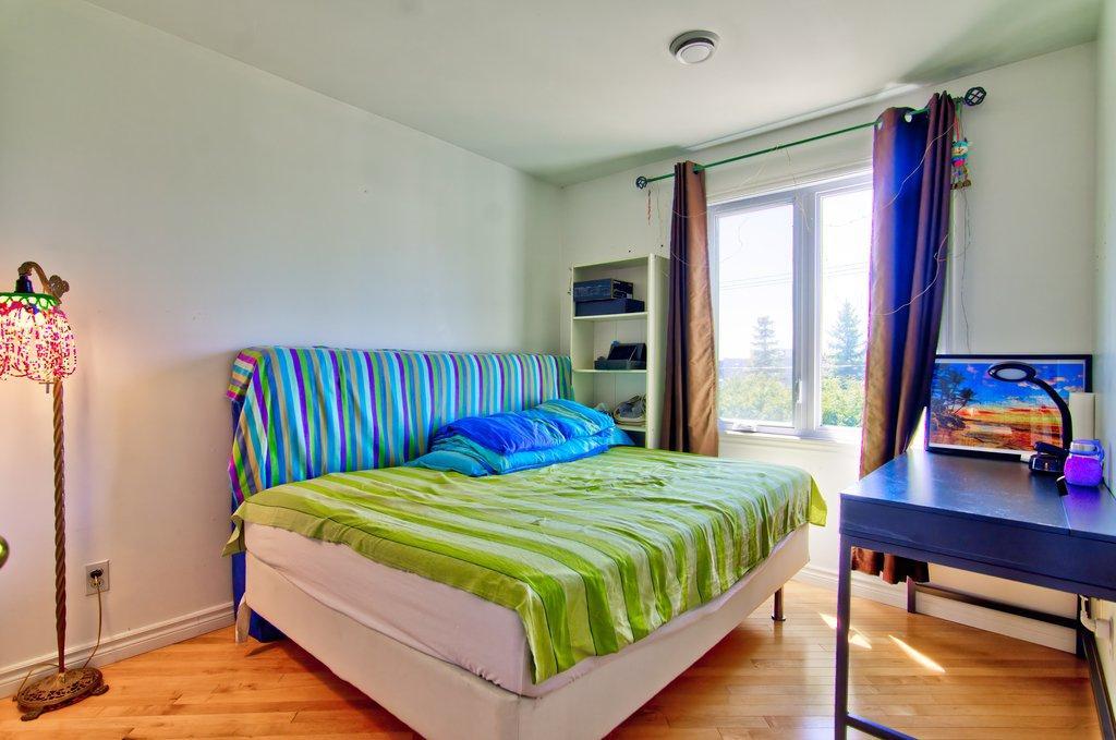 









328


Rue Marie-Curie

,
Sainte-Julie,




QC
J3E1A1

