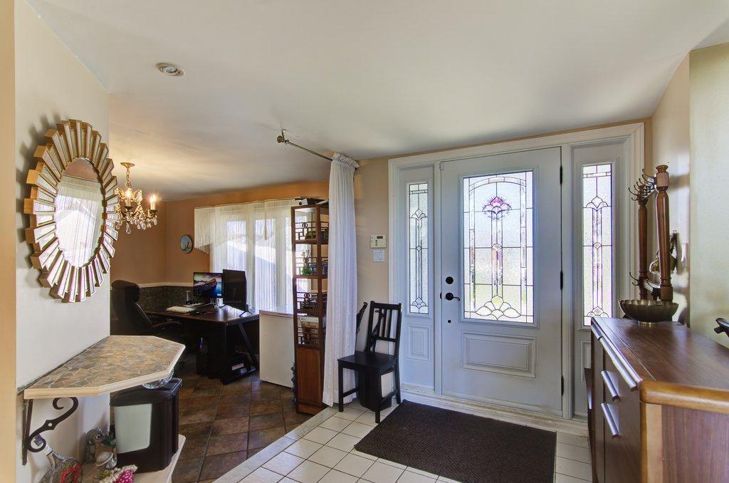 









328


Rue Marie-Curie

,
Sainte-Julie,




QC
J3E1A1

