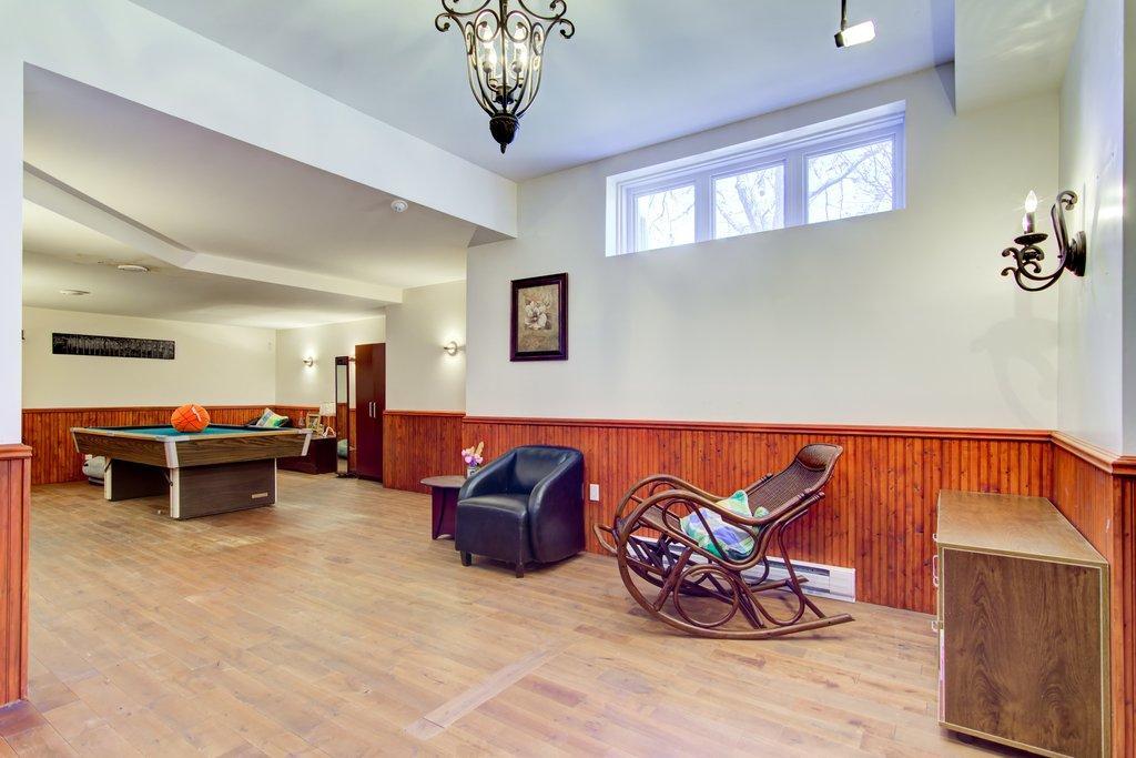 









328


Rue Marie-Curie

,
Sainte-Julie,




QC
J3E1A1

