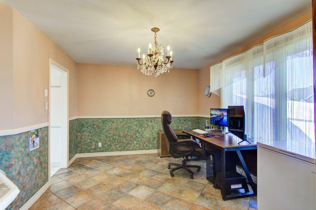 









328


Rue Marie-Curie

,
Sainte-Julie,




QC
J3E1A1

