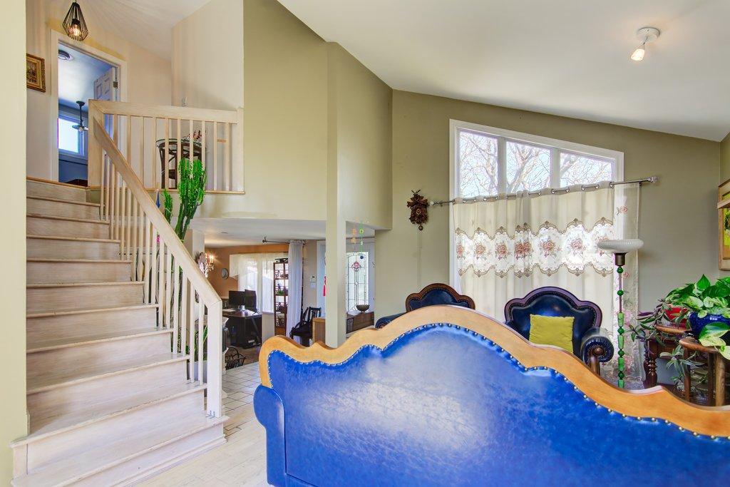 









328


Rue Marie-Curie

,
Sainte-Julie,




QC
J3E1A1

